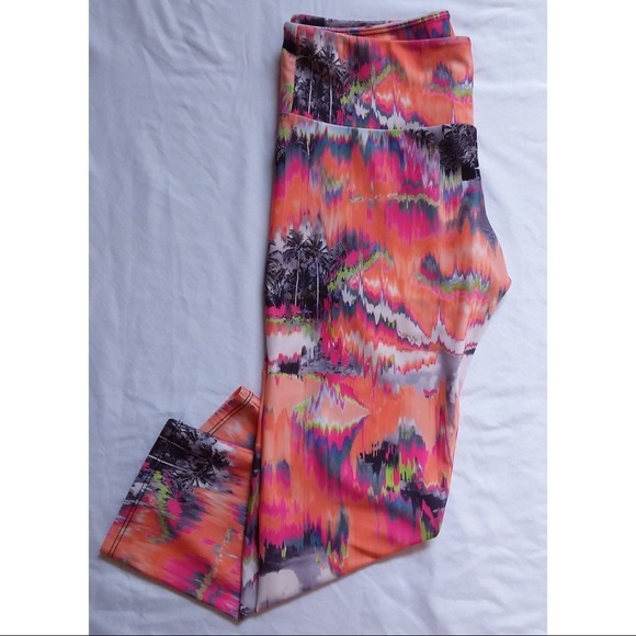 ONZIE Neon Cropped Leggings - Picture 4 of 11